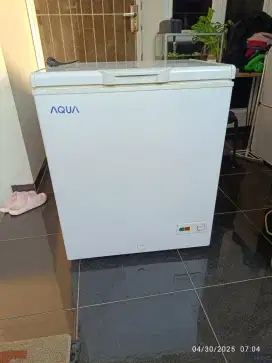 Freezer Aqua AQF150FR 150 liter Siap Pakai Tanpa Bau Fungsi Normal