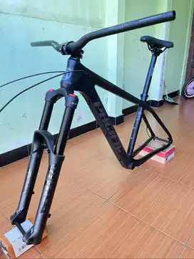 Frame Set MTB Pacific AVENGER CARBON