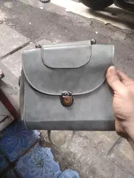 Tas selempang import Sling BAG