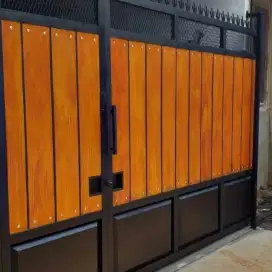 PAGAR RUMAH KOMBINASI KAYU DAN PLAT