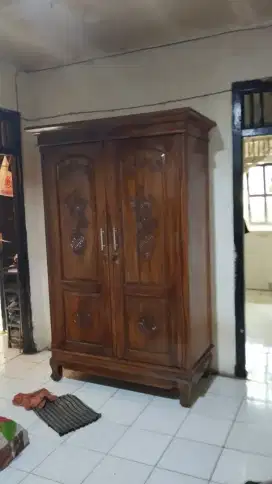 Lemari Kayu Jati