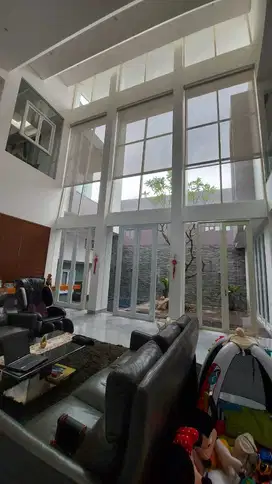 Dijual Rumah Modern Graha Famili (SPESIAL Boulevard area) Surabaya