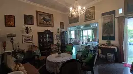 di jual cepat rumah lama sangat terawat di menteng