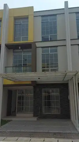 BISA KPR DAN FREE PPN DIJUAL RUMAH PIK2 3 LANTAI 3KAMAR UK 6X10 LANGKA