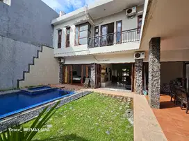 Ekslusif Modern Tropical Villa, Kuta dan Denpasar dalam Jangkauan