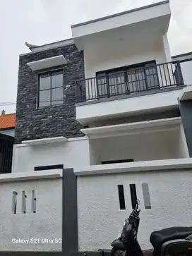 Rumah semi villa di Gatsu timur Denpasar