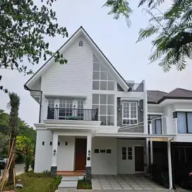 rumah cantik lokasi super strategis. cluster illustria eminent di bsd.