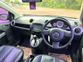 Mazda 2 hatchback S matic AT automatic 2011 hijau favorit termurah