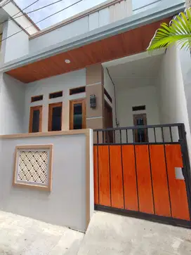 Rumah baru akses motor hanya cash di Kayumanis Matraman