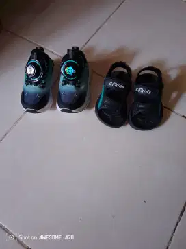 Jual sepatu n sendal anak usia 1thn ukuran 21/22 masih baru kekecilan