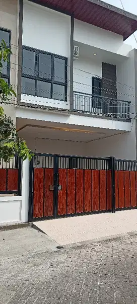Rumah 2 lantai cantik hook perumahan Wonorejo Rungkut