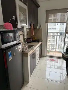 Sewa Apartemen Mediterania garden 2 Lantai Tinggi