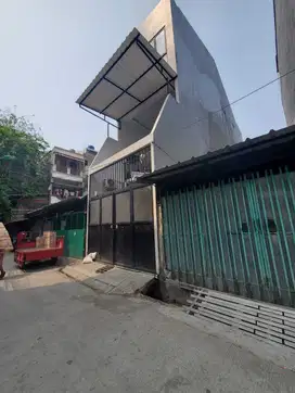 Dijual Rumah Siap Huni di Taman Permata Indah Jakarta Utara