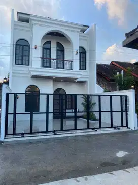 DIJUAL RUMAH MEWAH BARU SIAP HUNI DEKAT KAMPUS UNRIYO TAJEM SLEMAN