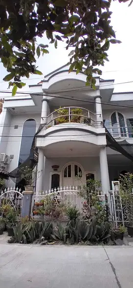 Rumah 2 Lantai di Tytyan Kencana Bekasi Utara