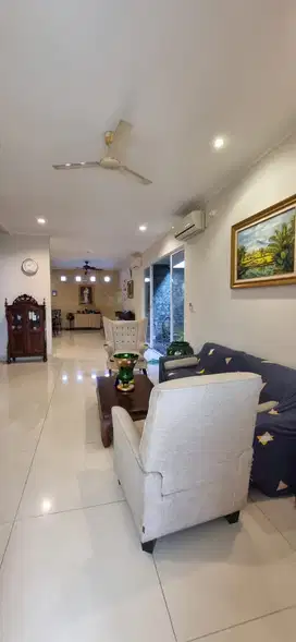 Rumah dijual lokasi sangat strategis di Arteri Pondok Indah
