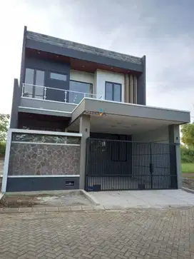 Disewakan Rumah Modern Minimalis Baru Gress Dekat Binus Araya, Malang