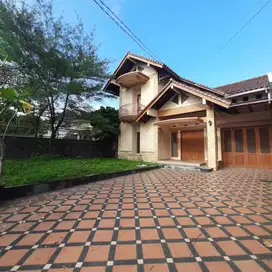 Rumah Tepi Jalan Utama Cocok Kantor Dan Hunian Dekat Hyatt Dan UGM