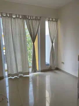 J Dijual Rumah  Alamat : Green Lake City Cluster : Australia
