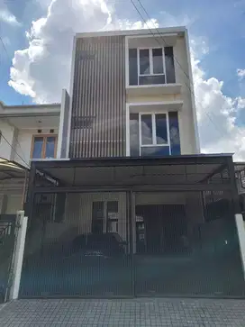 Rumah cantik di Jual di Taman Aries Kebon Jeruk, Jakarta Barat