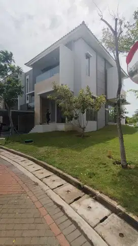 Jual Rumah Cantik 2 Lantai Cluster Piano Golf Island PIK Dekat Danau