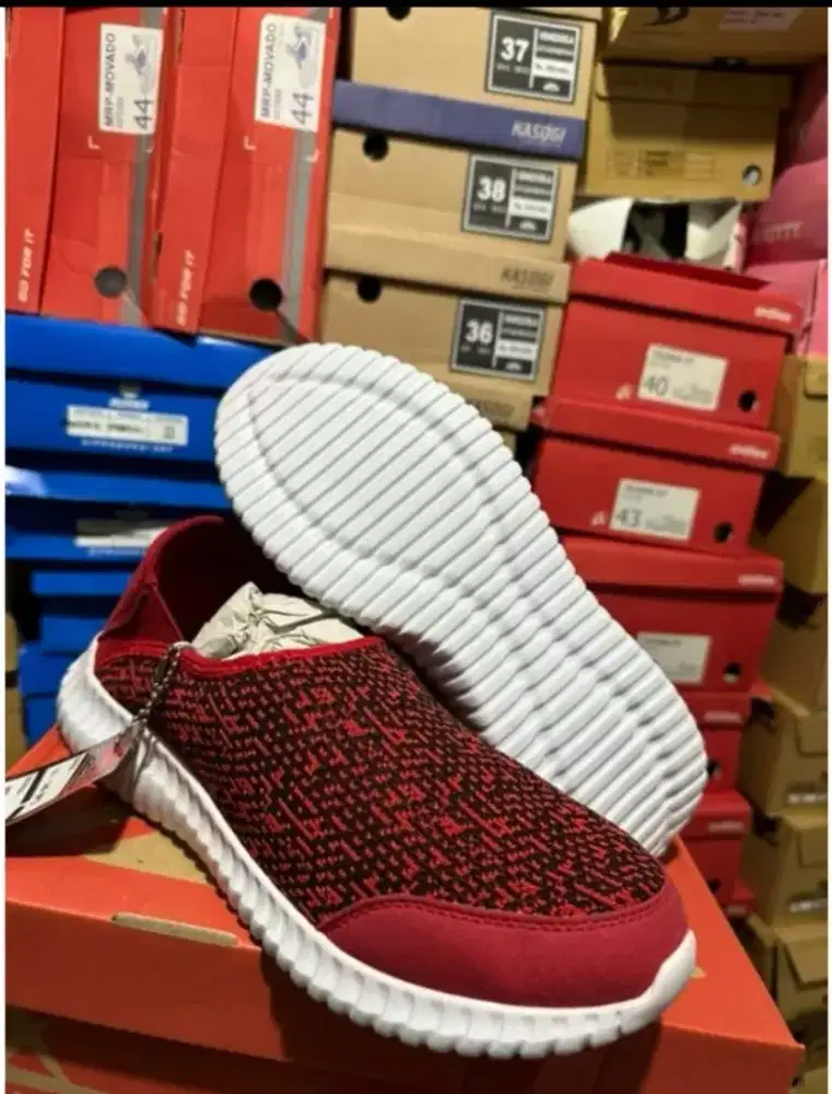 Sepatu Sneakers Audax