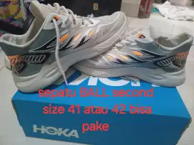 Sepatu second BALL