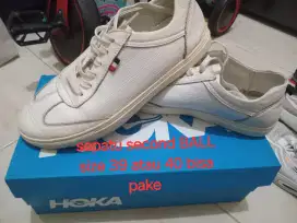 Sepatu second BALL