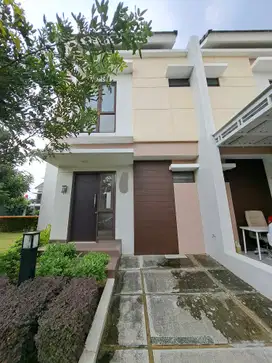DiSewakan Rumah Burgundy  summarecon bekasi.