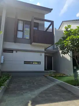 Rumah cakep 2 lantai  tipe Freya premium kamar tidur 4