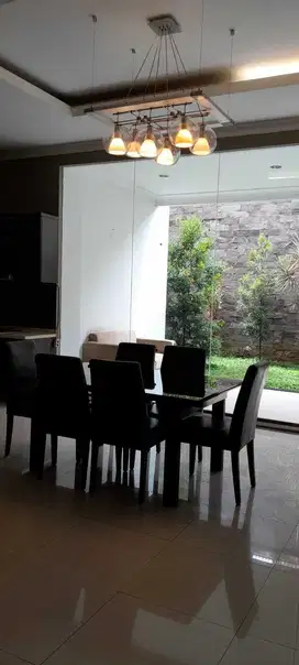 DISEWAKAN RUMAH DI BATUNUNGGAL BANDUNG