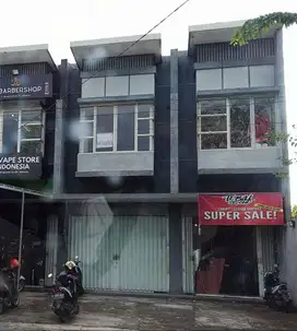 Disewakan RK Usaha Paling Dilirik di Monginsidi SDA Sekitar Gereja