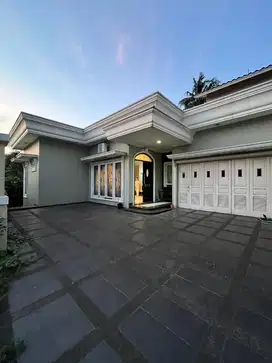 Dijual rumah di Cirendeu