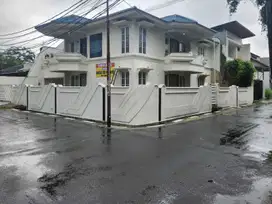 Rumah 2 lantai, 4 kamar tidur, luas 400mtr, duren sawit, jakarta timur