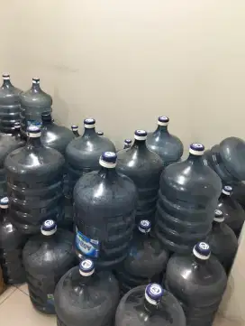 Aqua galon kosong