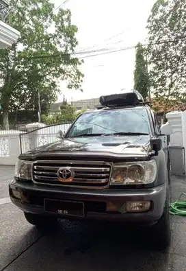 TOYOTA LAND CRUISER VX100 SAHARA 2004, AUSTRALIAN VERSION