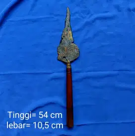 Tombak pusaka Semar kuncung, kinatah Kuningan