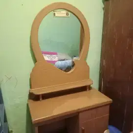 Meja rias second