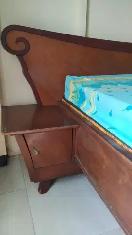 Dijual tempat tidur kayu jati asli antik