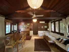 Dijual Cepat Rumah dengan lokasi Strategis di Cilandak Barat