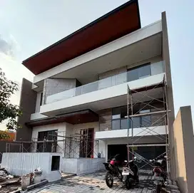 Premium Rumah Gress Minimalis 2.5 Lt Lux Pakuwon Indah