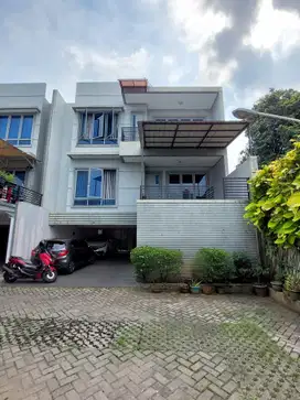 Rumah Pejaten Jakarta selatan harga dibawah pasaran