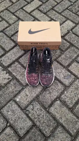 SEPATU NIKKE ZM RUNNING