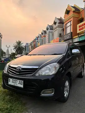 Toyota Kijang Innova 2010 Bensin