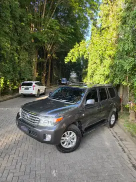 Toyota Landcruiser vx200 4.7cc v8 4x4 ausie specs 2010 / 2011 A/T Grey