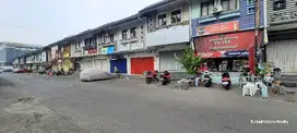 sewa Ruko surapati core 2,5 lantai jalan utama