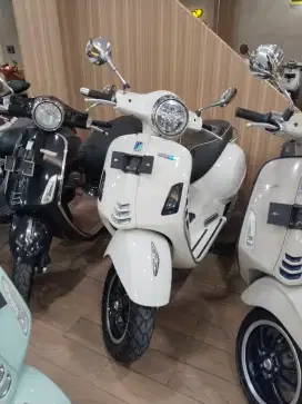 PIAGGIO VESPA GTS 4V 150 IGET ABS 2020 PERFECT CONDITION