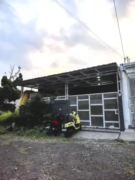 Rumah strategis komplek 1 pintu dekat alun alun cimahi sekolah bpk