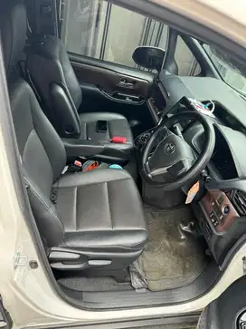 Toyota voxy 2018 bandung