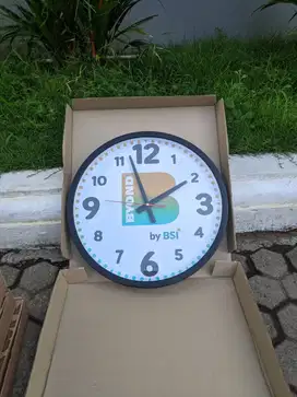 Souvenir Jam Dinding Promosi Ulang Tahun Perusahaan Foto Desain Custom
